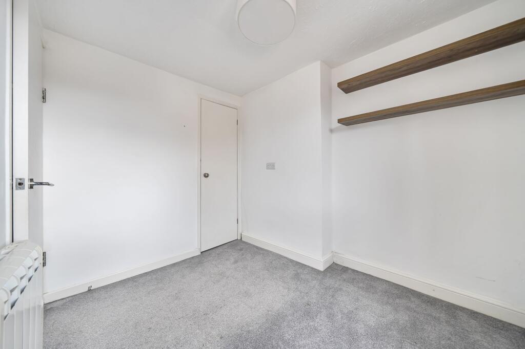 Apartment in Salisbury - More