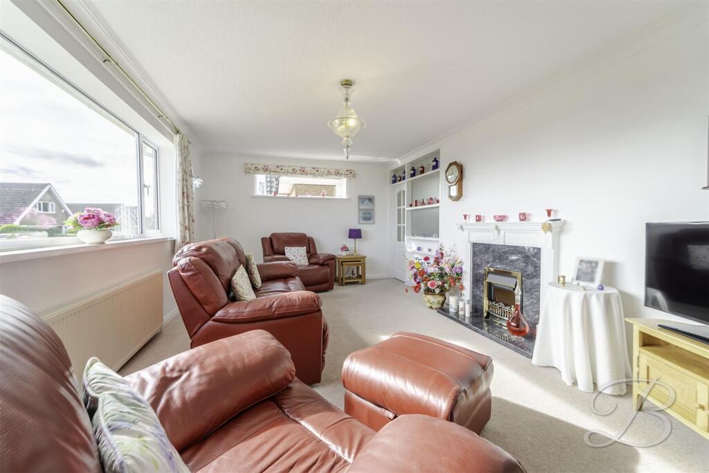 House in Mansfield, Nottinghamshire - View 3