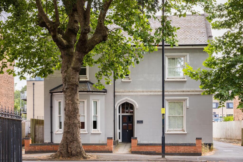 Main image of property: Avenue Road, Leamington Spa