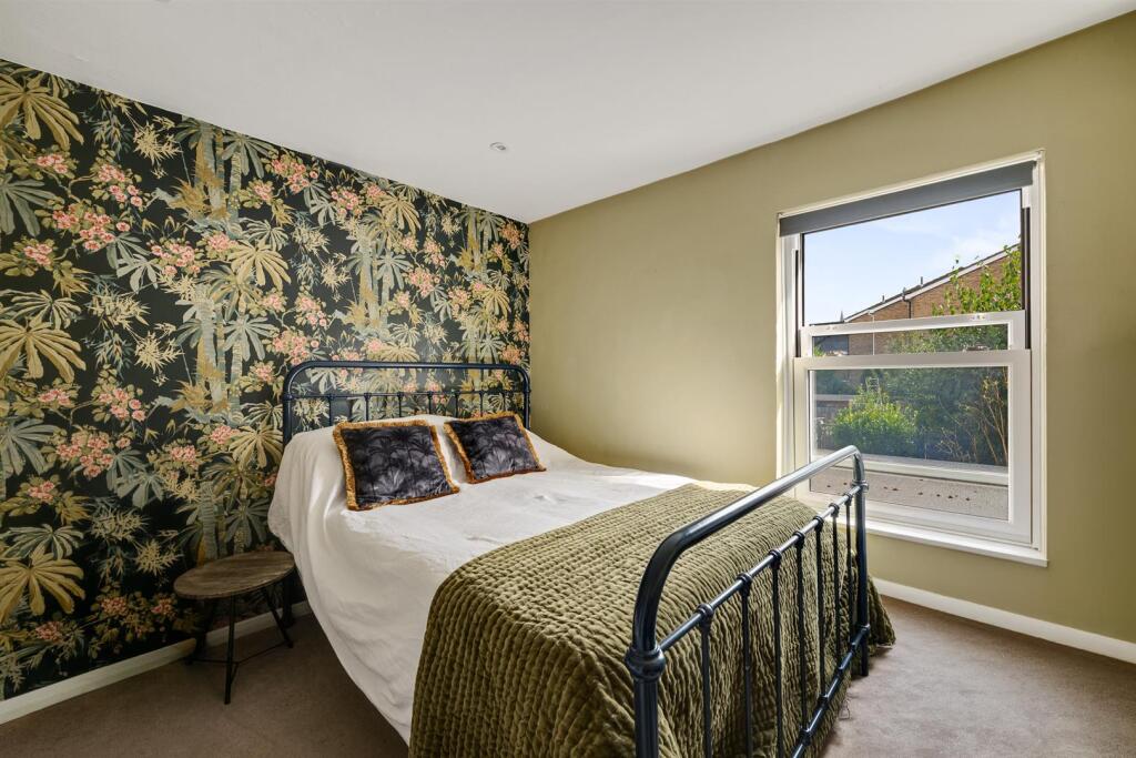 Apartment in Bromley, Widmore Green, Plaistow - More
