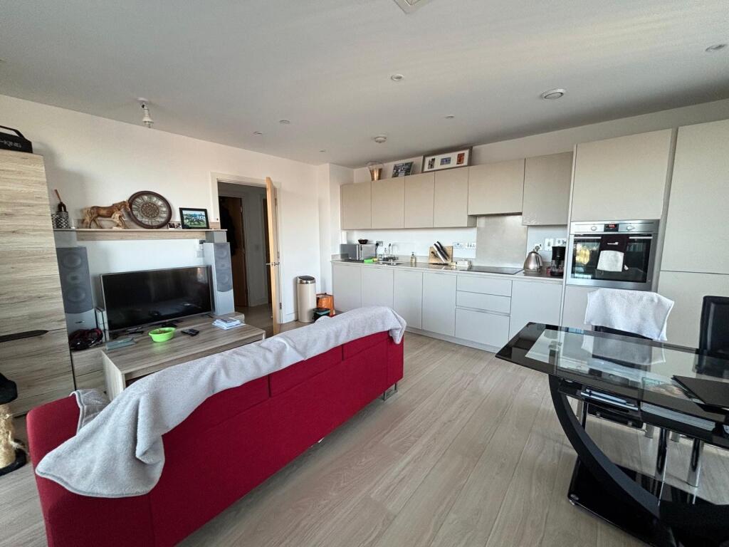 Santina Apartments, 45 Cherry Orchard Road, Morello, Croydon, CR0 – pohled 3