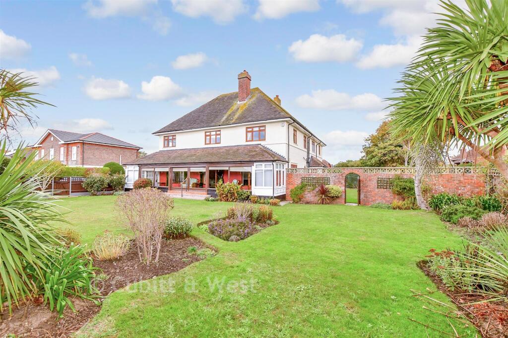 House in Havant, Hampshire - View 2