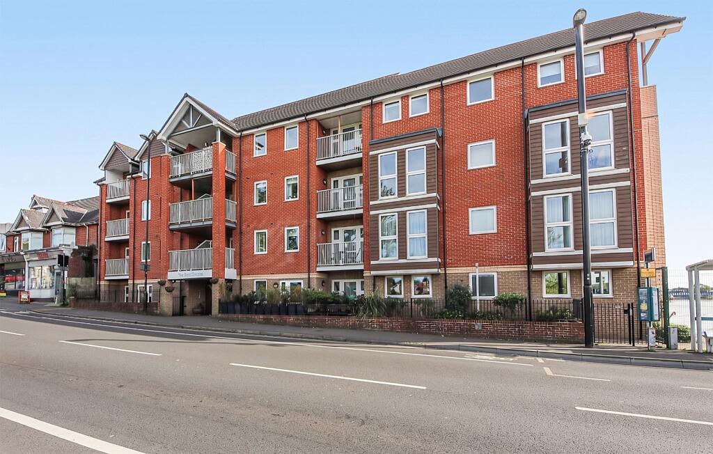 Apartment in Southampton - View 4