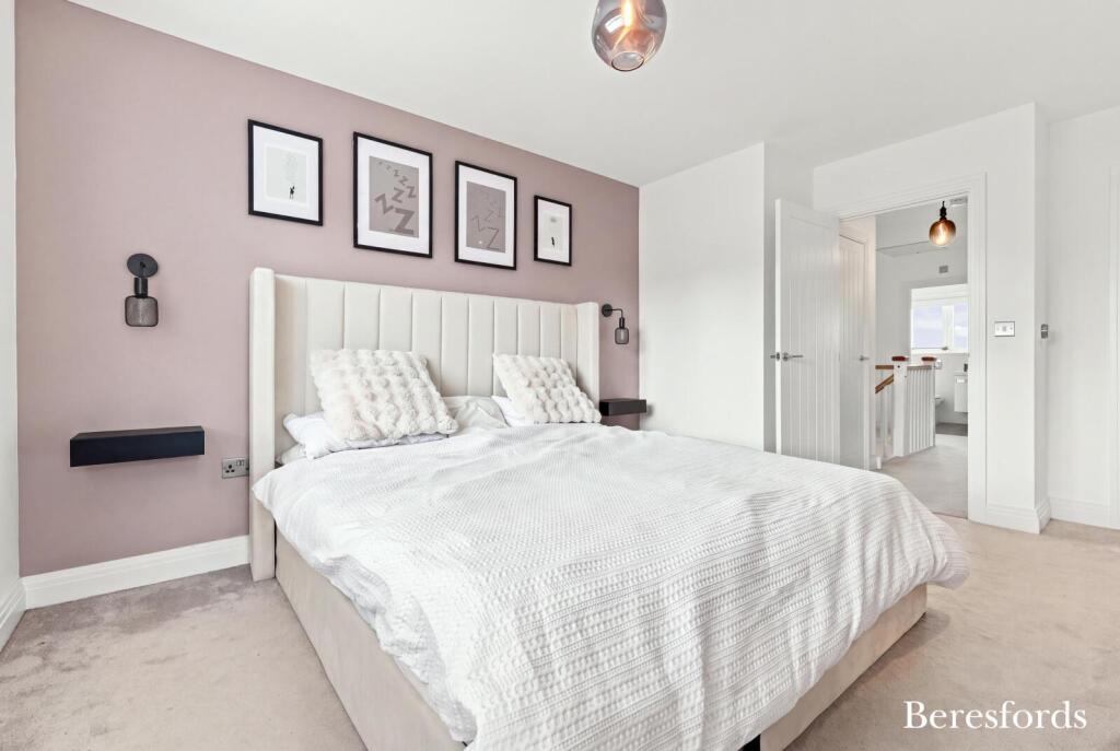 House in Braintree, Kelvedon - More