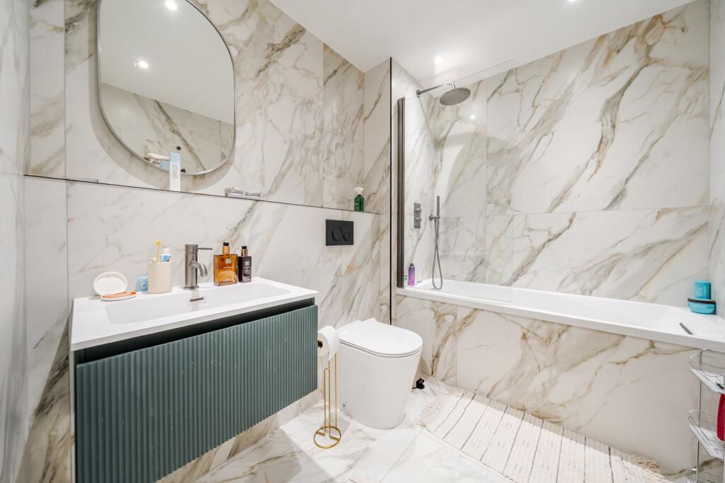 Apartment in Bromley - View 4