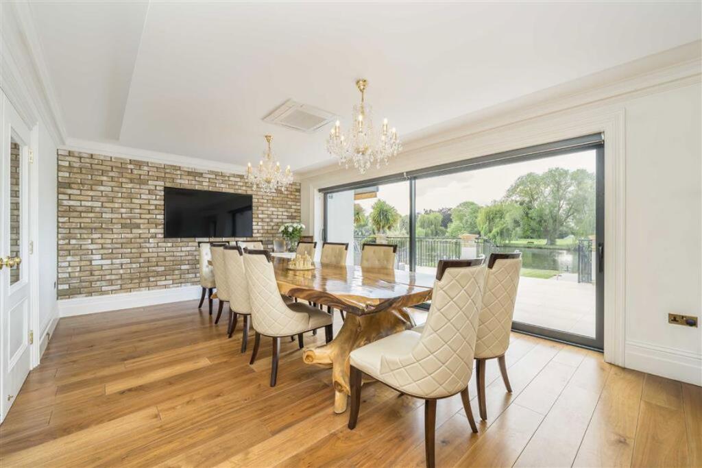 House in Wraysbury, Windsor and Maidenhead - View 4