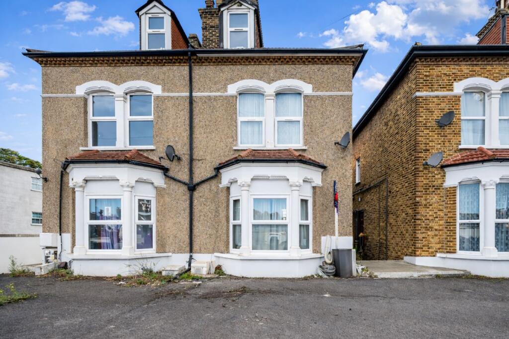 Main image of property: 359A Bensham Lane, Thornton Heath, Surrey, CR7 7ER