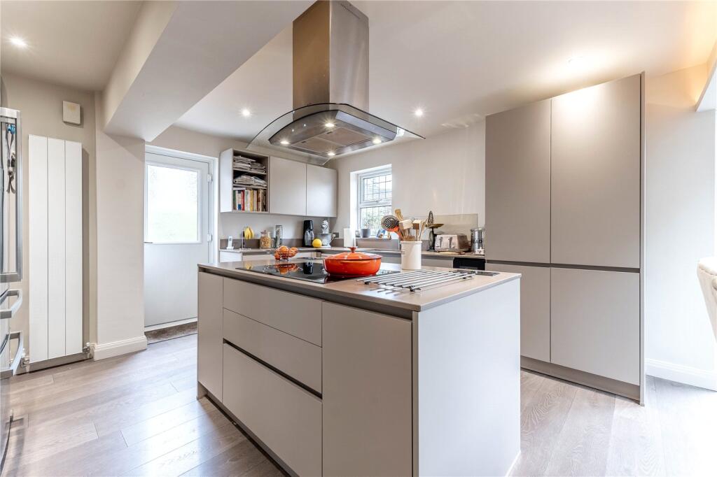 4-bed detached on Shadwell Lane, Leeds, £465,000