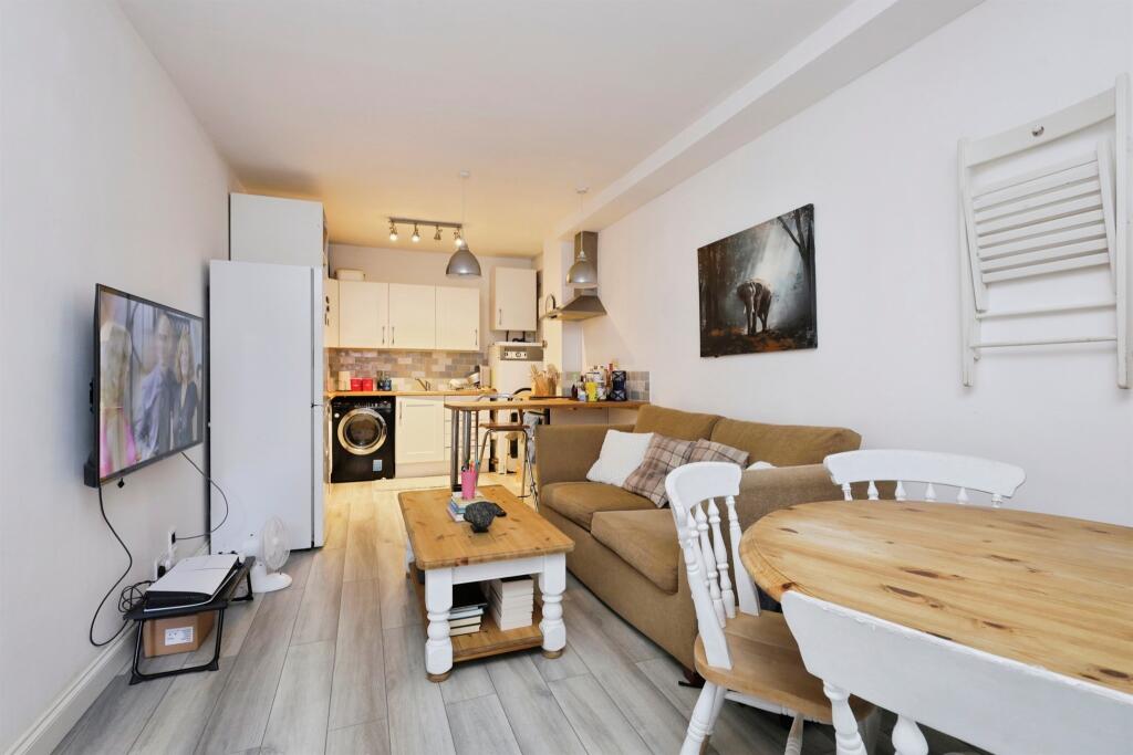 Grove Road, Eastbourne photo 5