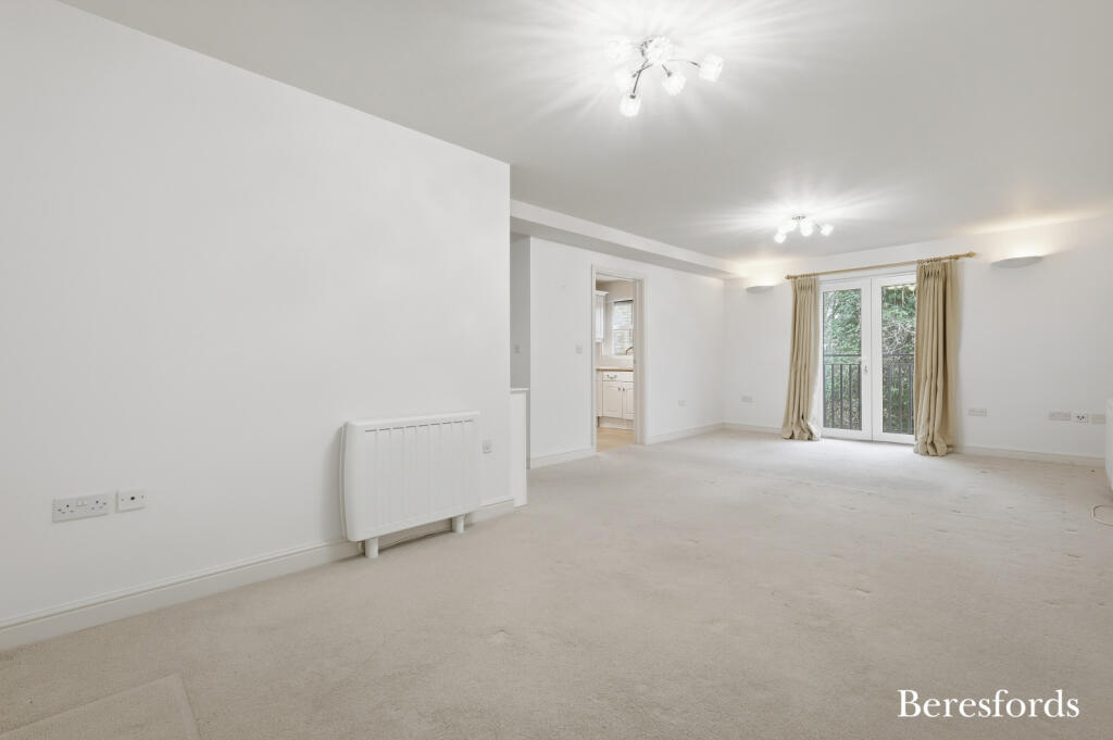 Apartment in Basildon, Billericay - View 3