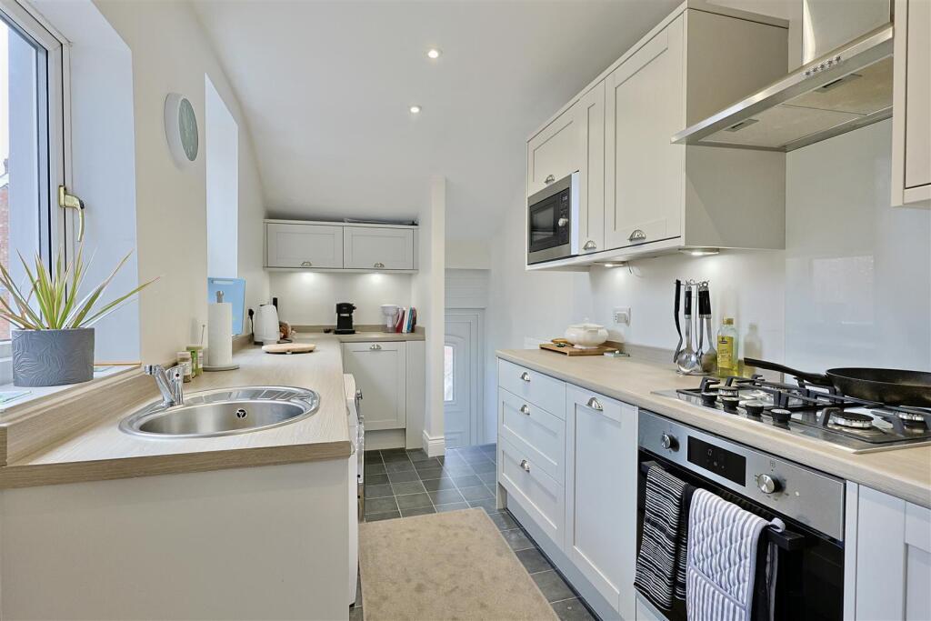 Apartment in Newcastle upon Tyne, South Gosforth - View 4