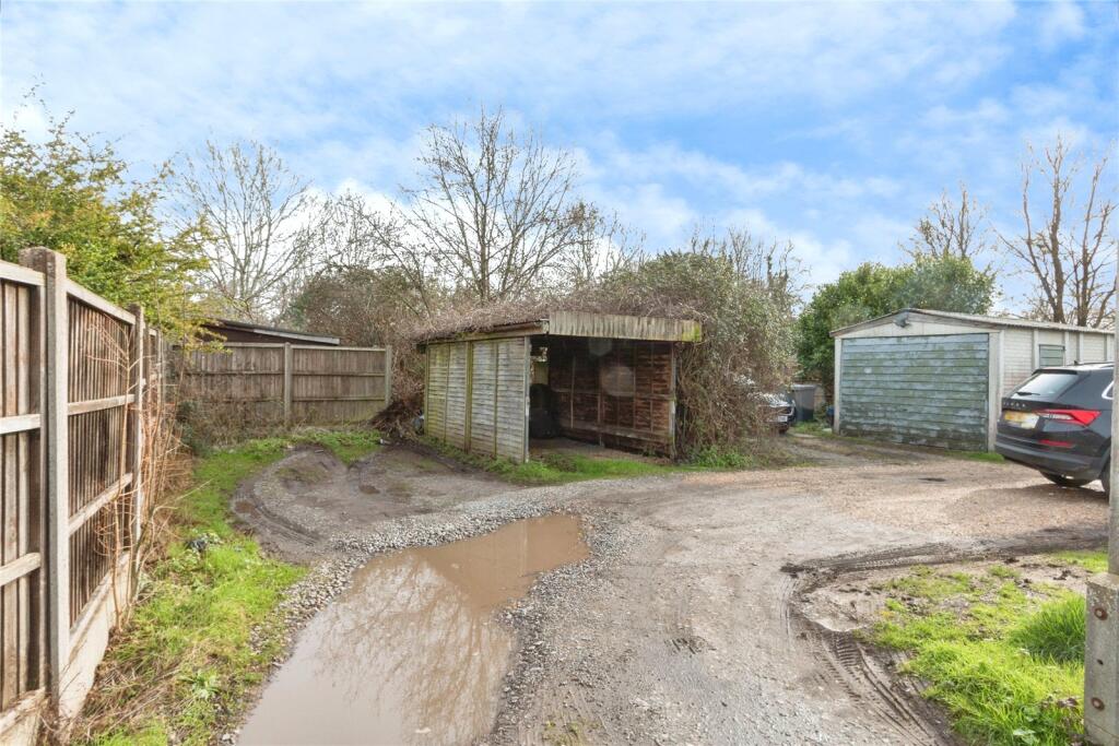 London Road, Hook, Hampshire, RG27 photo 4