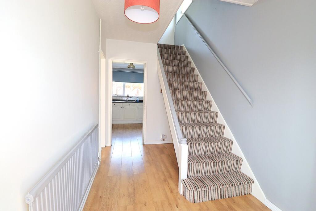 Meadow Road, Farnborough, GU14 photo 4