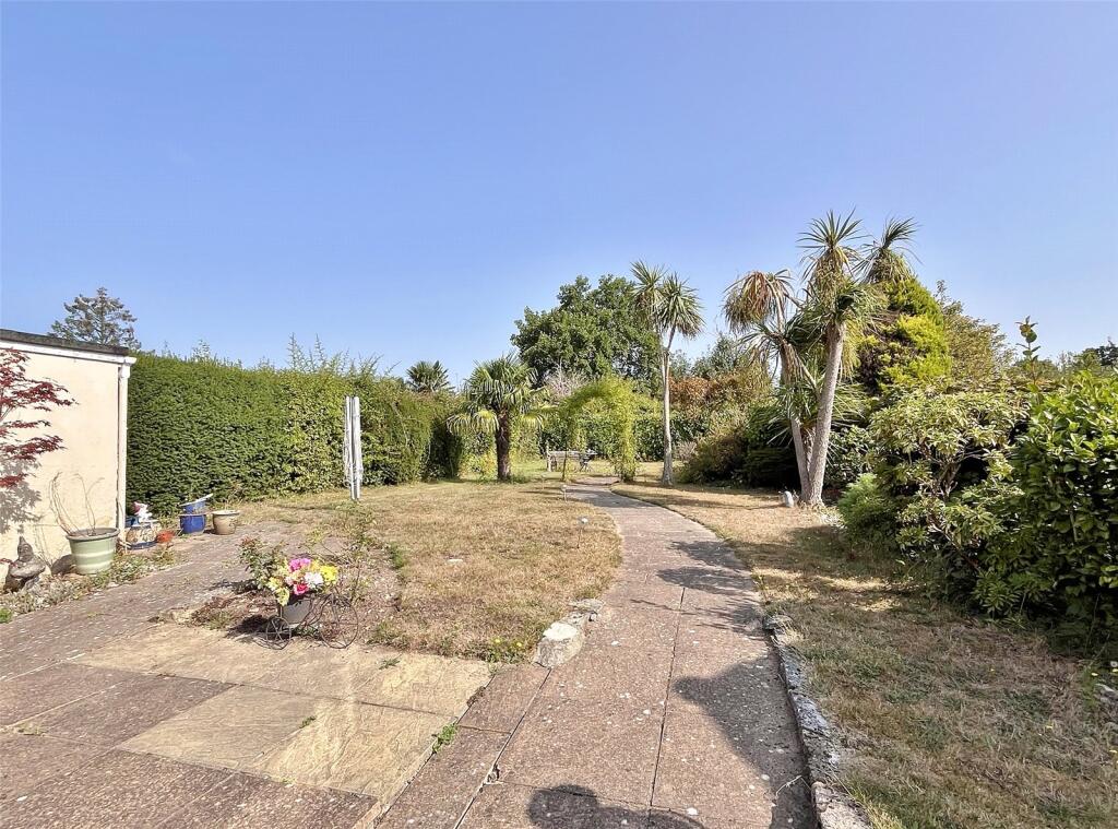 Lake Road, Verwood, Dorset, BH31 photo 2
