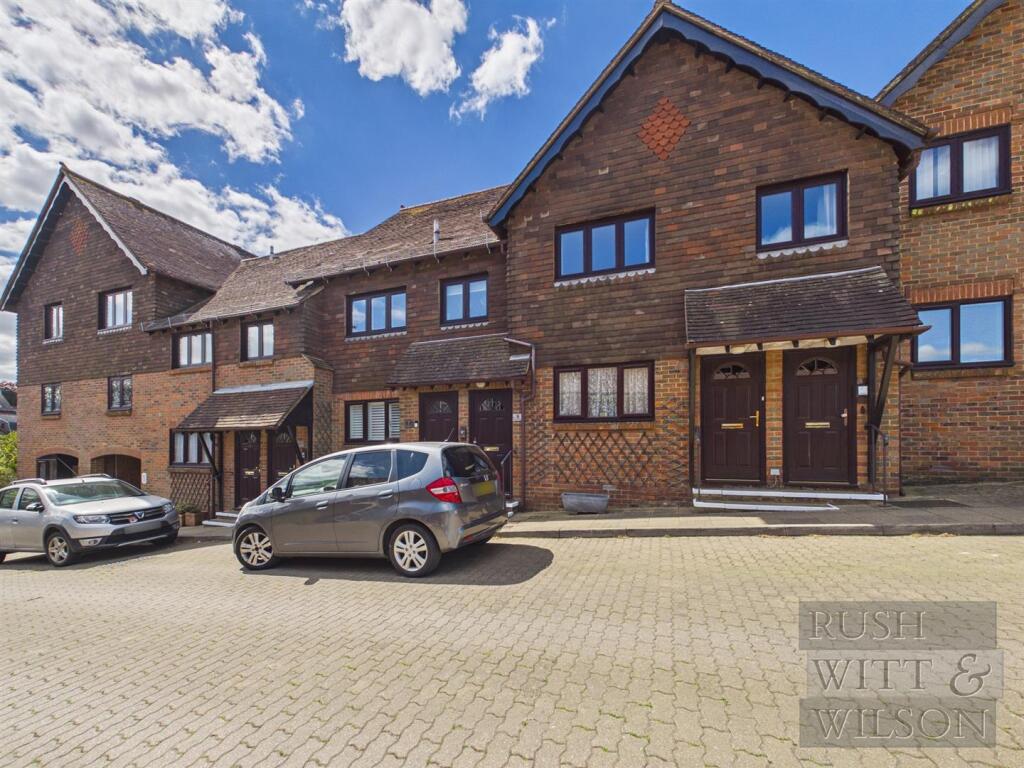 Main image of property: Abbey Court, Battle