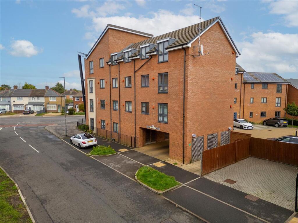Main image of property: Edge Street, Aylesbury, HP19