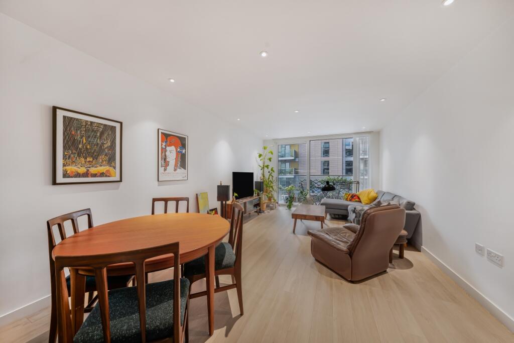 Apartment in London - View 5