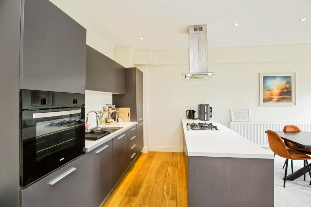 Apartment in Calderdale, Stainland & District - View 4