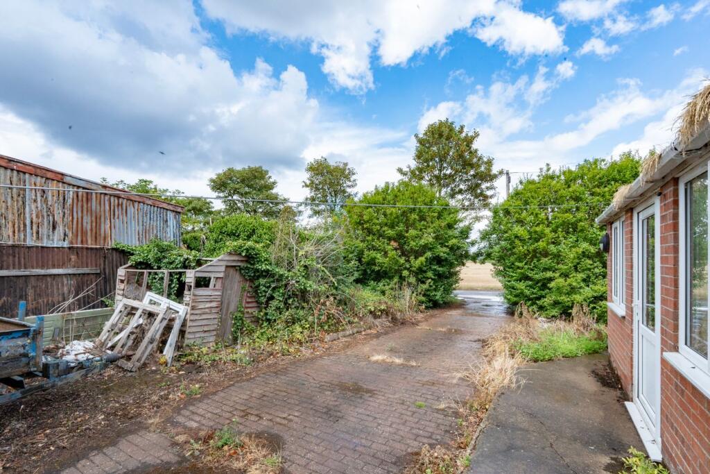 House in Boston, Leverton Lucasgate, Leverton CP - More
