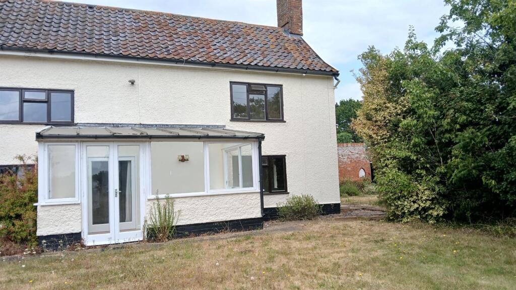 Main image of property: Mill Farmhouse Annexe, Mill Farm, Weybread