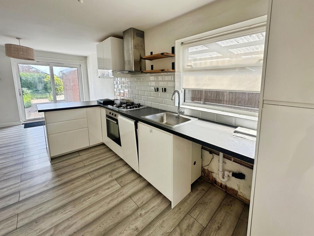 House in Ashfield, Sutton in Ashfield, Nottinghamshire - View 4