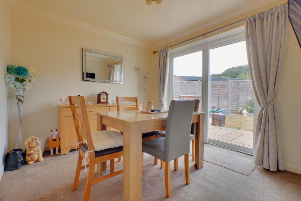 Chestnut Avenue, Bedhampton, Havant photo 4