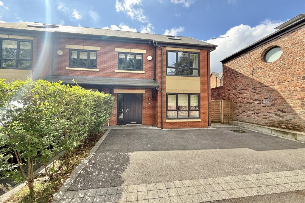 Main image of property: Moseley Road, Fallowfield, Manchester
