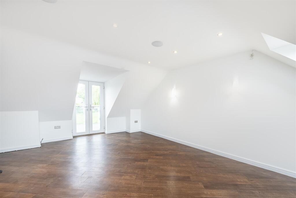 Additional image 4 of Kinsbourne Close, Harpenden