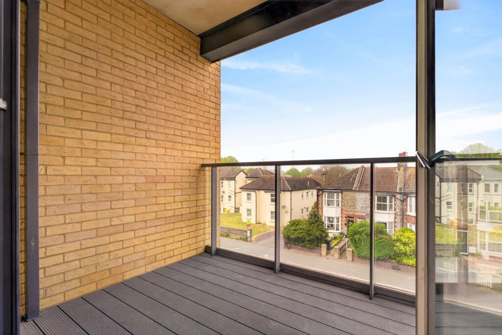 Apartment in Worthing, West Worthing - More