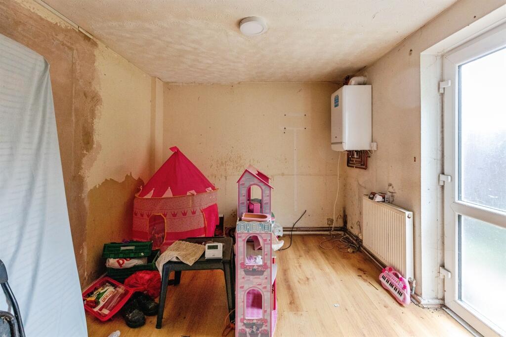 House in Northampton, Wellingborough - View 5