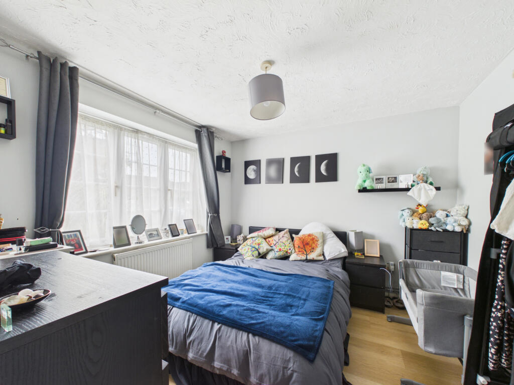Apartment in Southampton - View 4