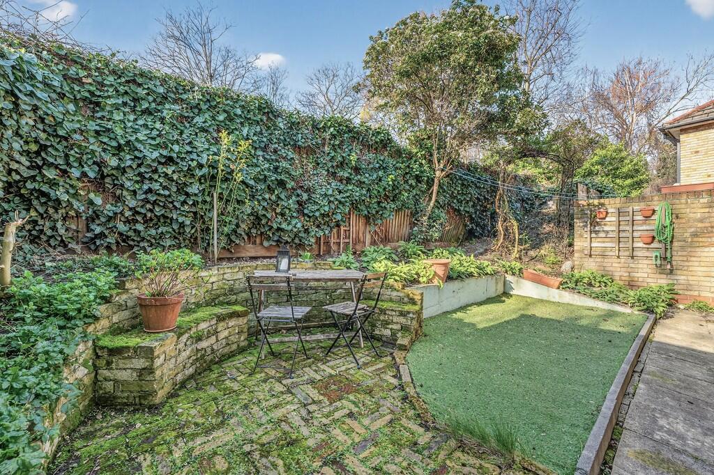Manor Road, London photo 2
