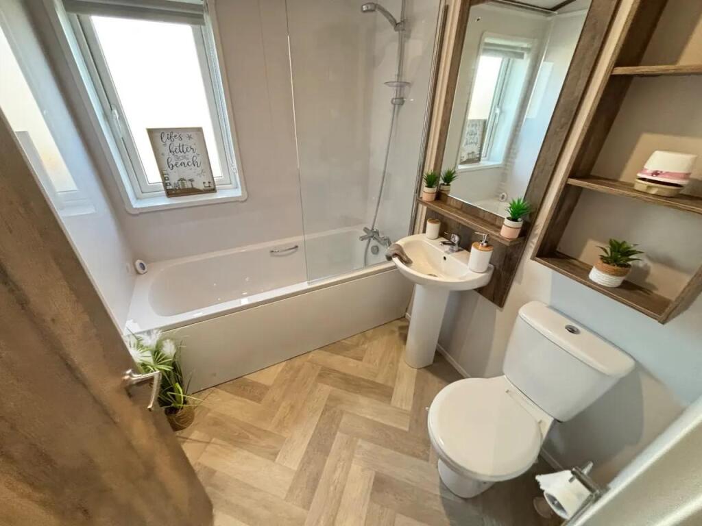 2025 Willerby Horsham, Kingfisher Holiday Park, Knaresborough, North Yorkshire, HG5 9JB photo 4