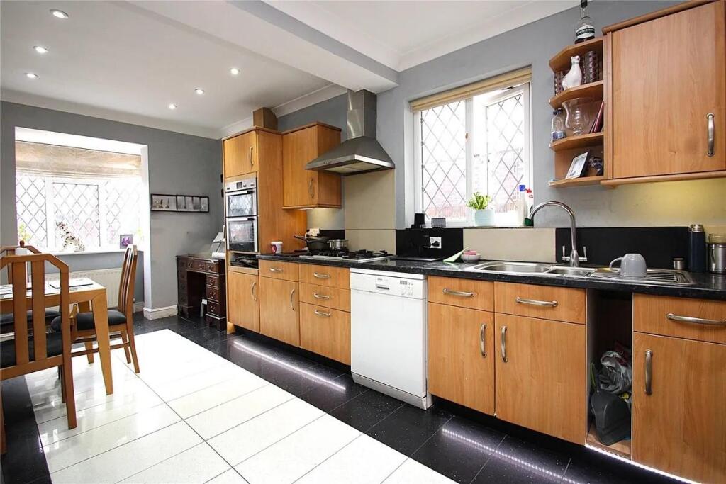 Molesey Road, Hersham, Walton-On-Thames – pohled 5