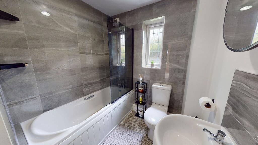Apartment in Stafford, Fulford - View 4