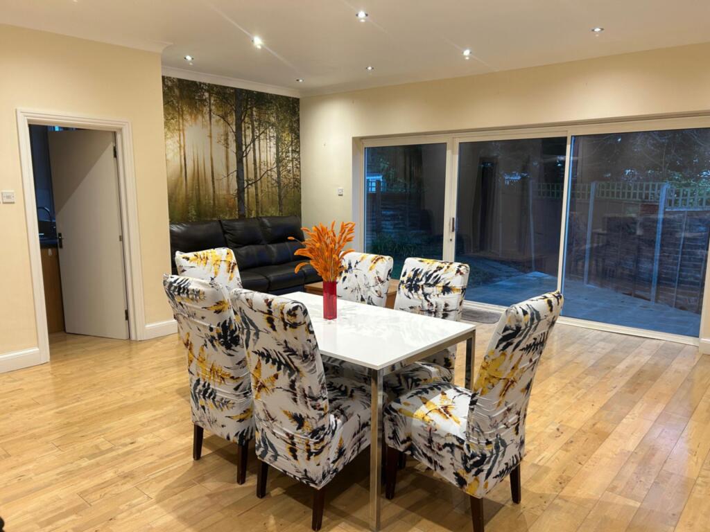 Main image of property: Torrington Park, North Finchley, N12