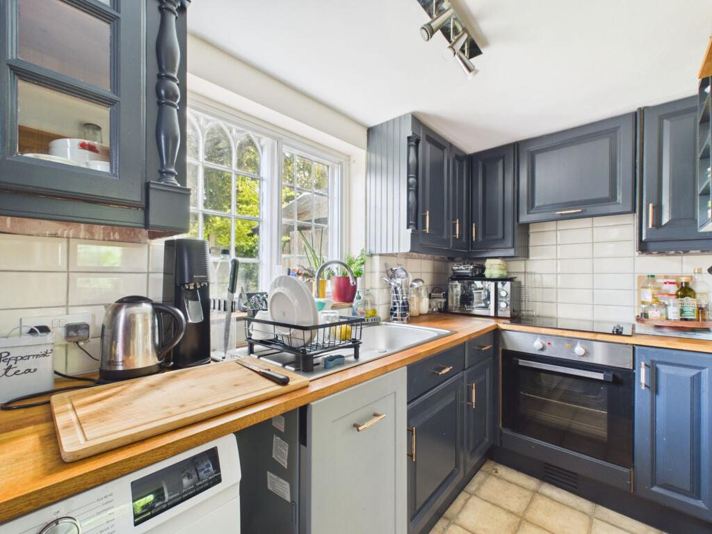 Battle Road, Staplecross, TN32 - View 4