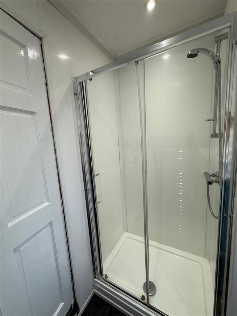 1 bedroom house share for rent