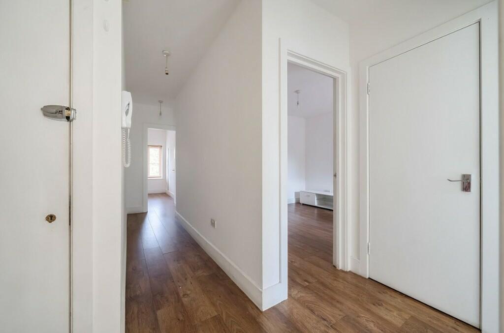 18A Western Mansions, Great North Road, EN5 1AE photo 4
