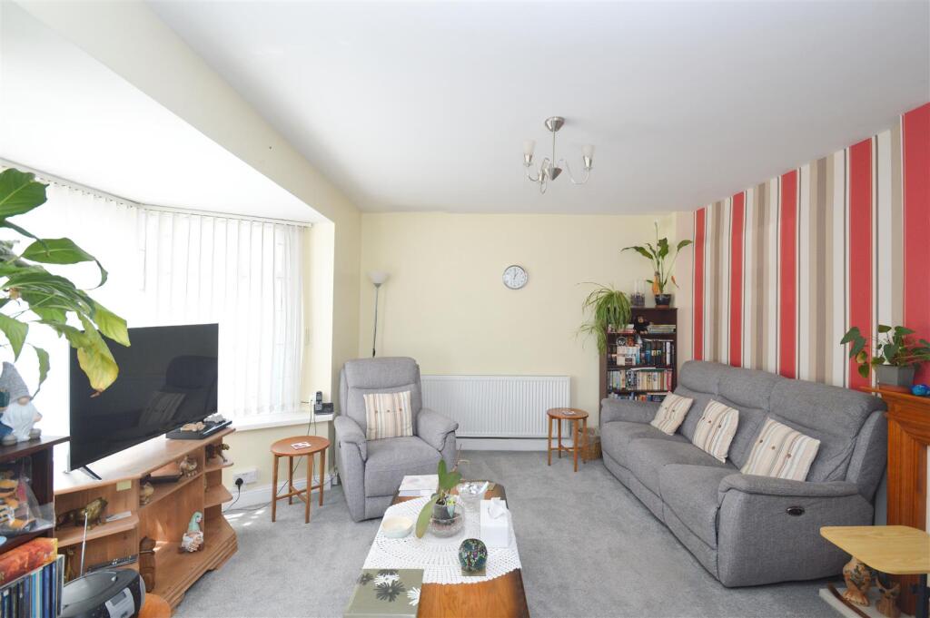 House in East Cowes, Isle of Wight - View 4