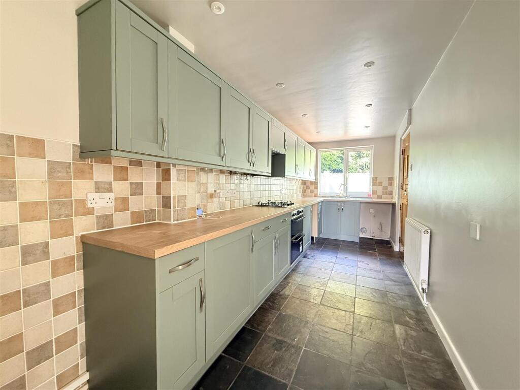 House in Dudley, Oldswinford - View 2