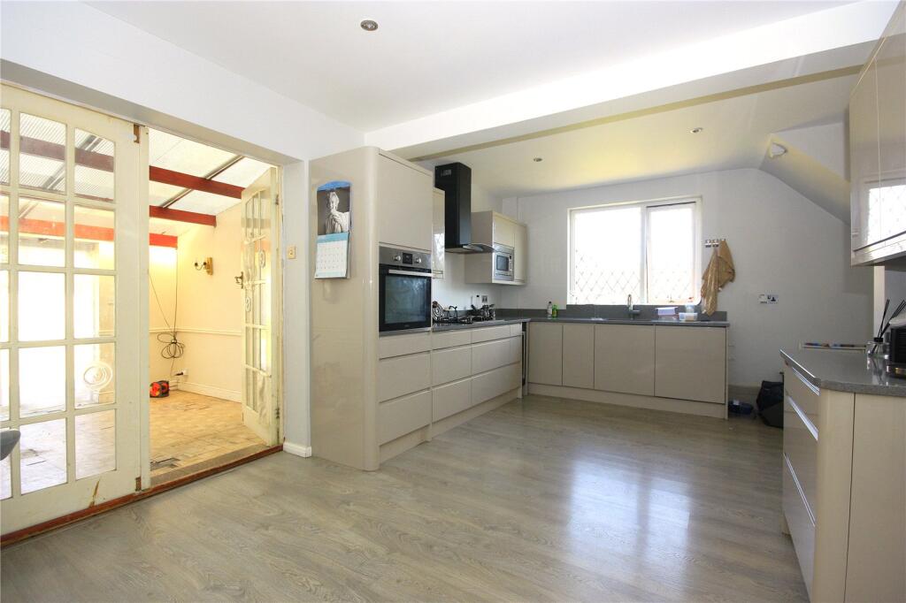 House in Havant, Hampshire - View 4