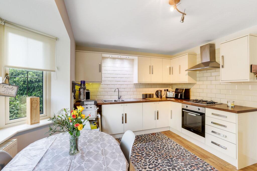 Main image of property: Hunters Chase, Mansfield Woodhouse, NG19