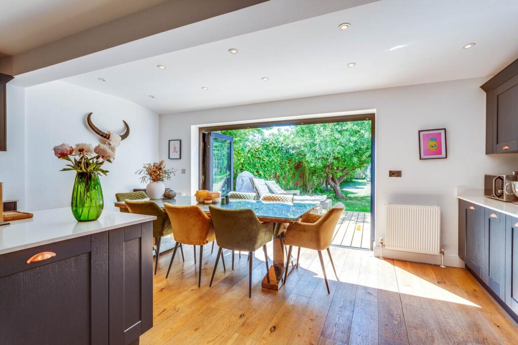 House in Reading, Caversham Heights - View 3