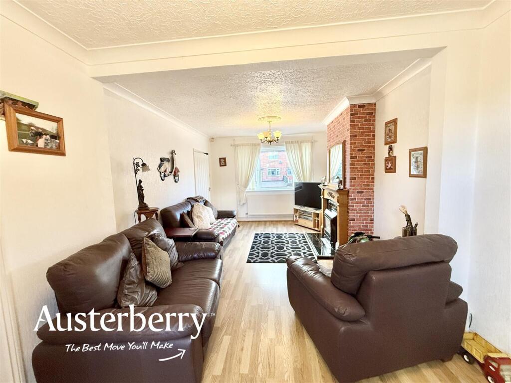 House in Stoke-on-Trent - View 4