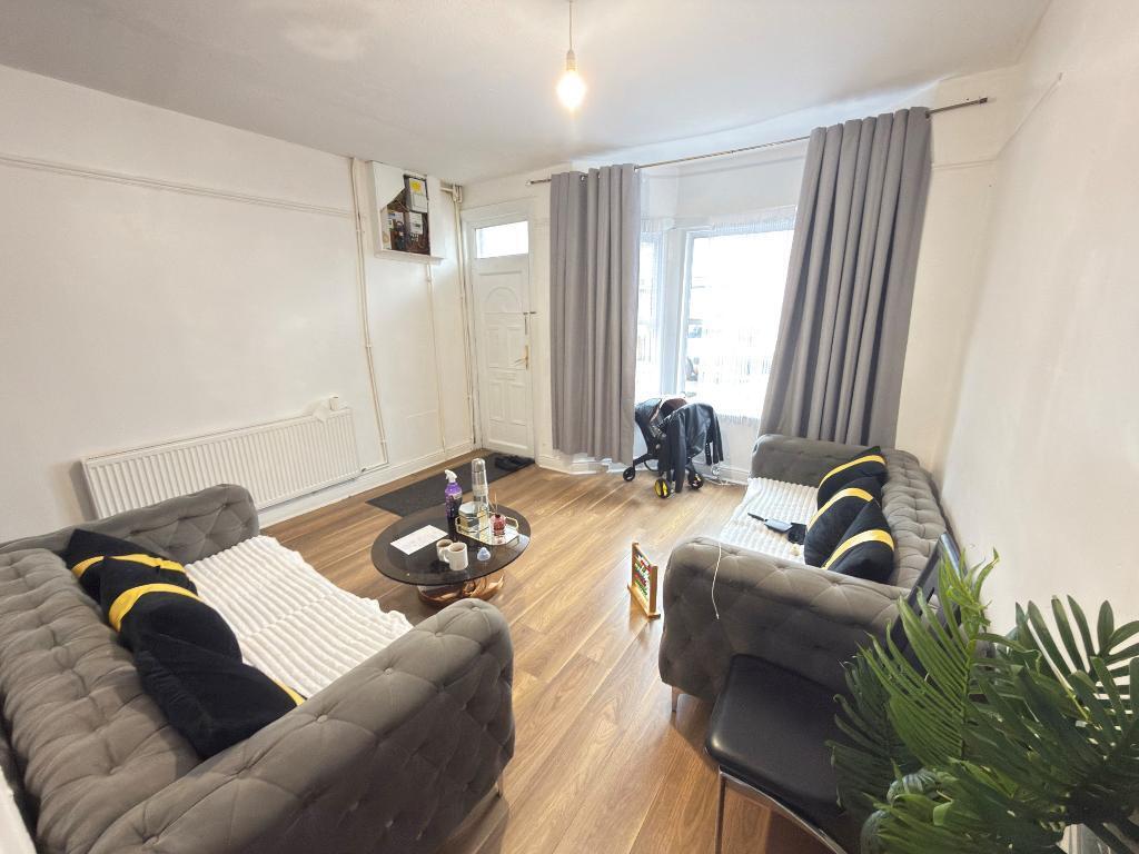Clarendon Road, High Town, Luton, Bedfordshire, LU2 7PJ photo 2