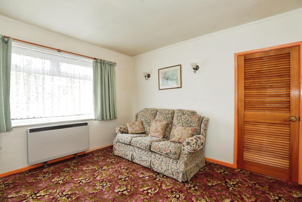 Hough Hill, Stoke-on-Trent, ST6 photo 3