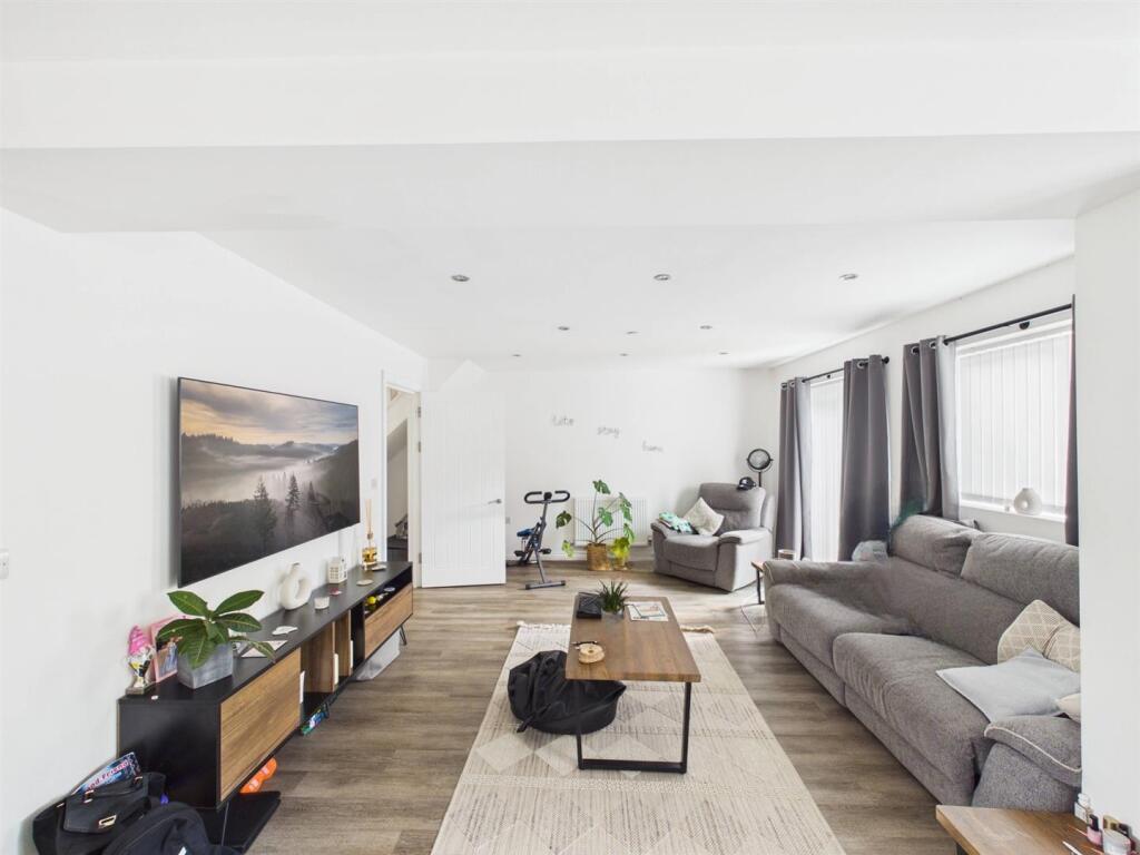 House in Burry Port, Pembrey and Burry Port Town - More