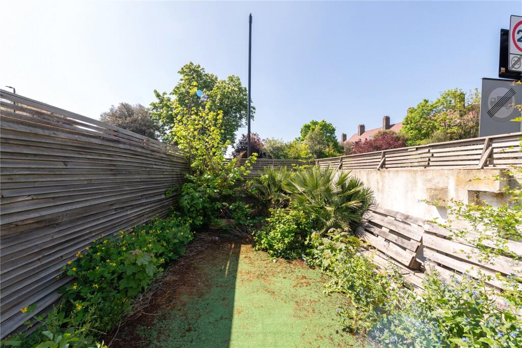 House in London - View 4