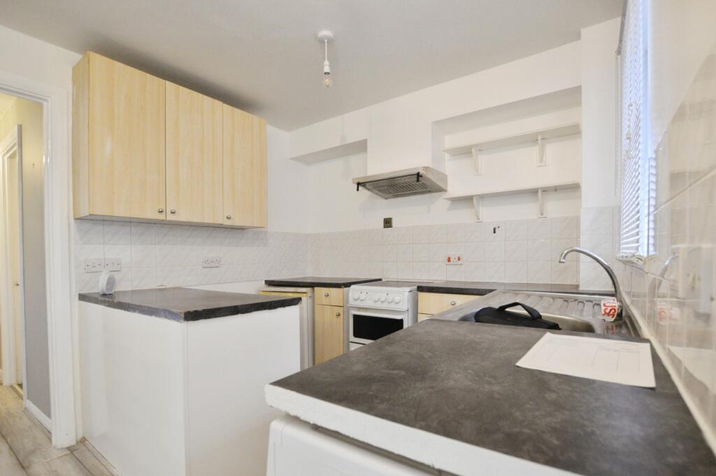 Apartment in London, Beckton - More